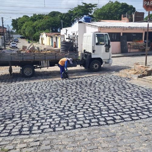 Seinfra inicia a semana com operação tapa-buraco em mais de 30 bairros da Capital