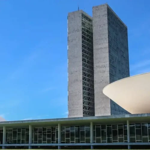 Escala 6×1: CACB critica urgência em votação no Congresso Nacional